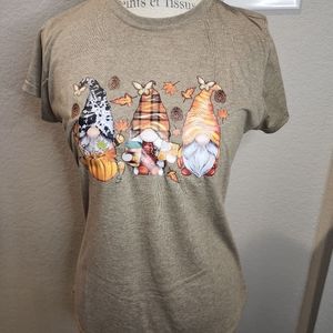 Tan Graphic Fall Gnome T-shirt in size S/Yth SZ XL